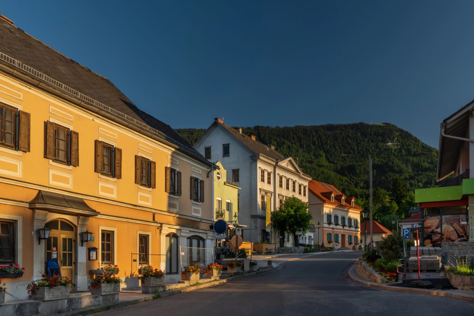 V hotel Bovec so prišli gobarji od blizu in daleč